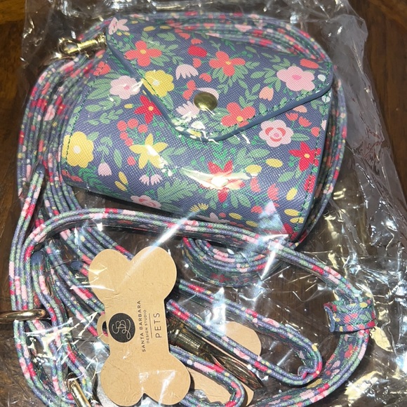 Santa Barbara Design Floral Saffiano Dog Collar, Leash, Waste Bag Carrier Set - Picture 6 of 6